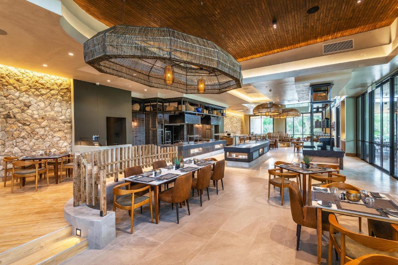 Mokuti Etosha Lodge Namutoni Eksteriør bilde