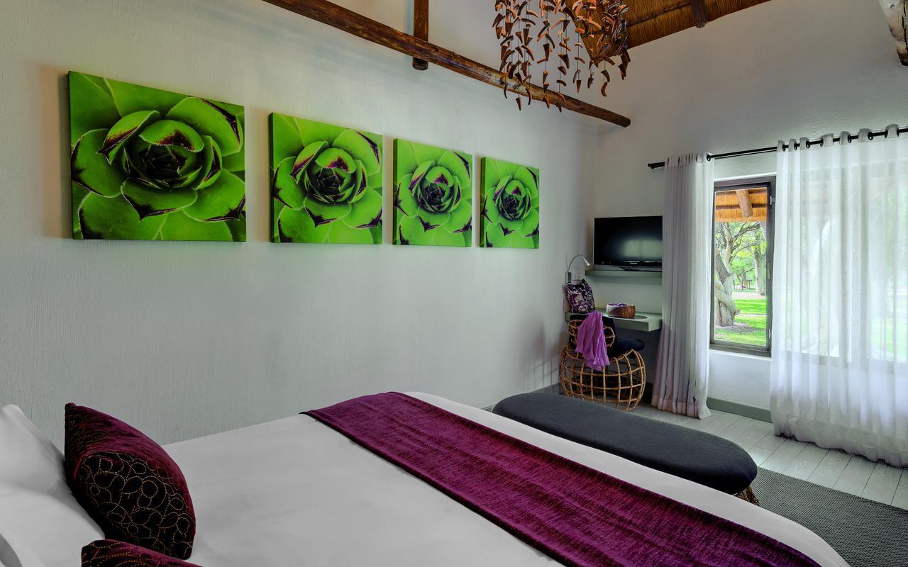 Mokuti Etosha Lodge Namutoni Eksteriør bilde