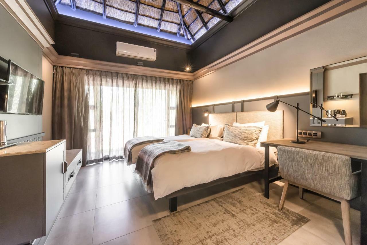 Mokuti Etosha Lodge Namutoni Eksteriør bilde